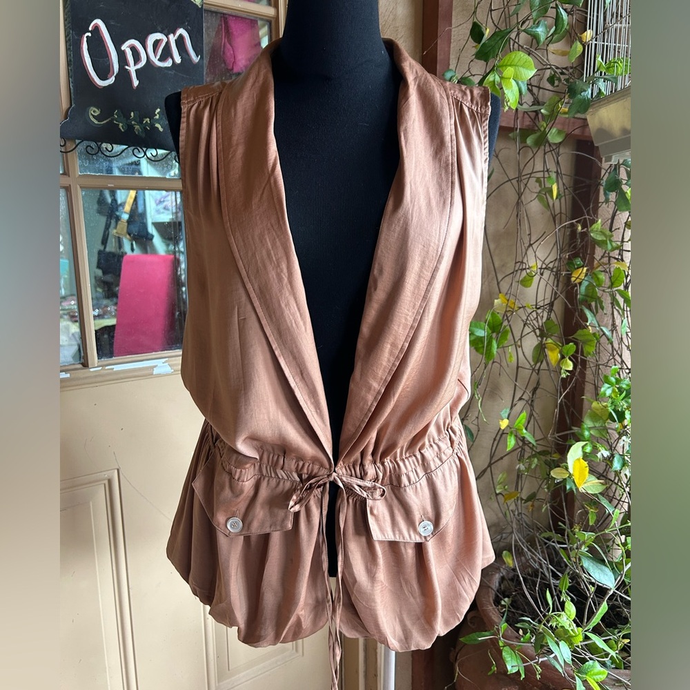New York & Company Stylish Brown Satin Sleeveless Vest EUC Size Large